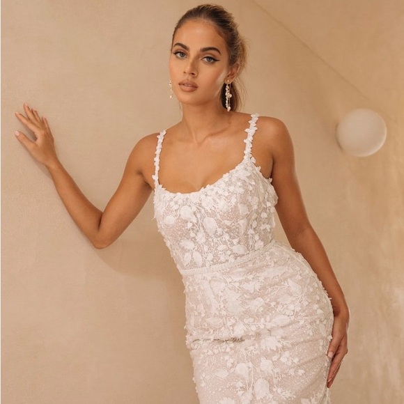 Jane Hill Clover Sample Gown - Picture 1 of 14